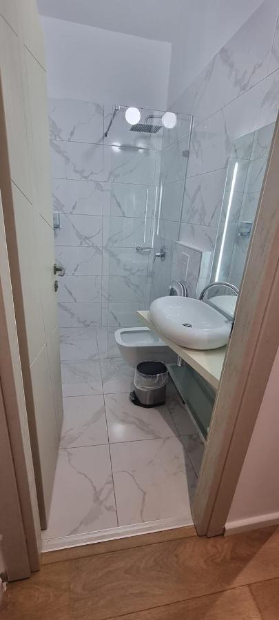 Suncoast Rooms Port Side Sarandë 외부 사진
