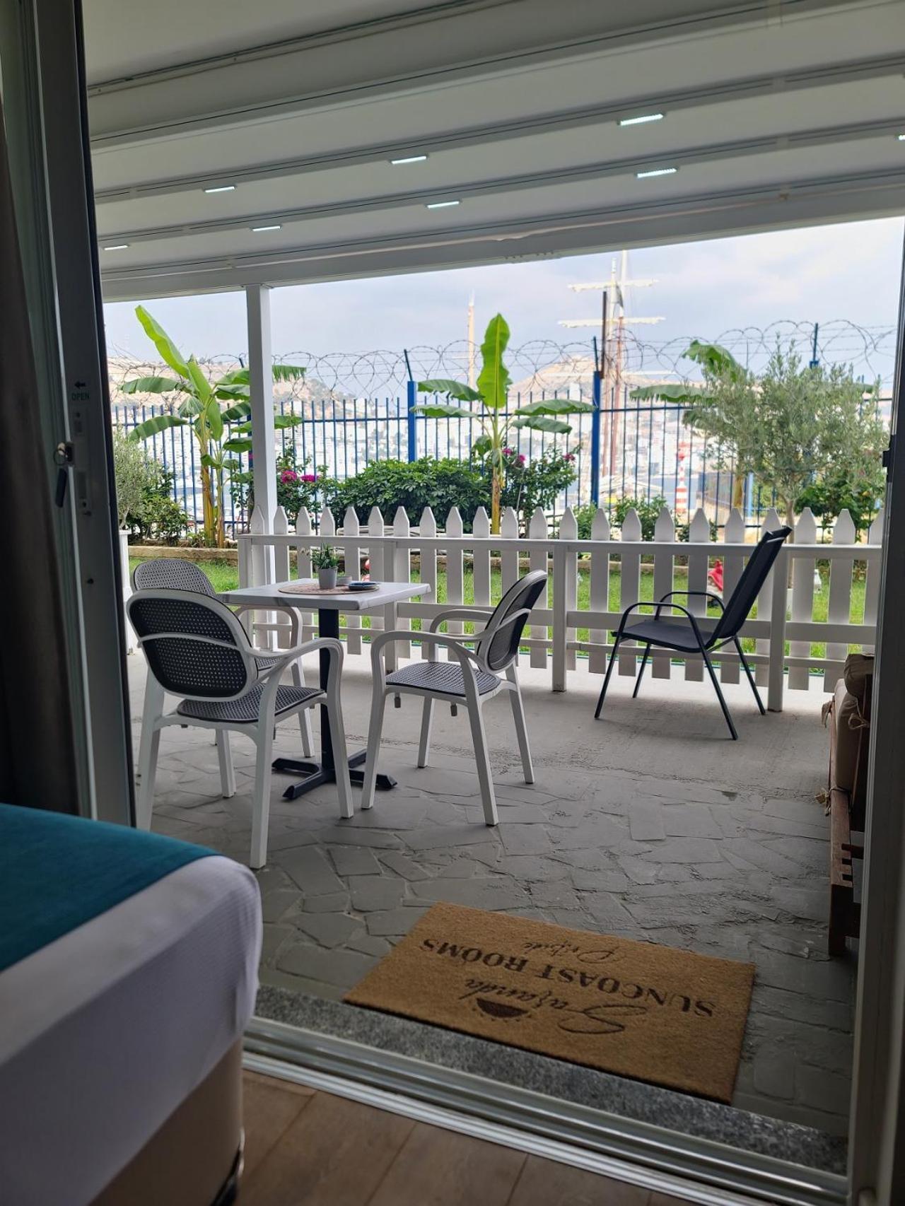 Suncoast Rooms Port Side Sarandë 외부 사진